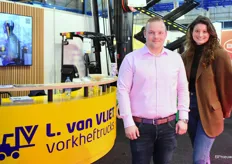 Jurrian van den Hoogenband and Milou van Vliet from L. van Vliet Vorkheftrucks bv were there with their Li-ION machines. All these machines are equipped with a lithium iron phosphate battery. These batteries are much safer than standard lithium batteries. They showed the differences between the two batteries in a video when subjected to pressure or perforation.